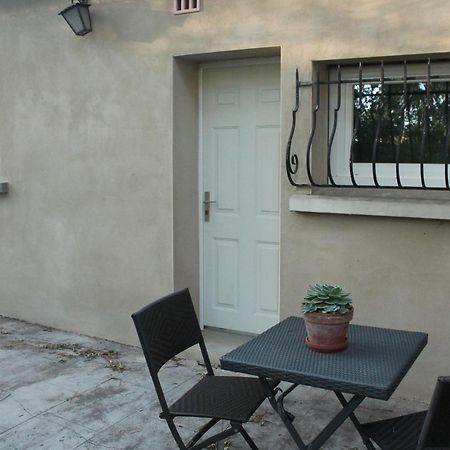 Chambre Privee Avec Parking Ним Екстериор снимка