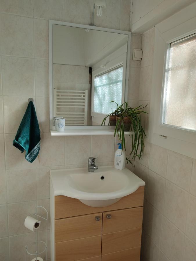 Chambre Privee Avec Parking Ним Екстериор снимка